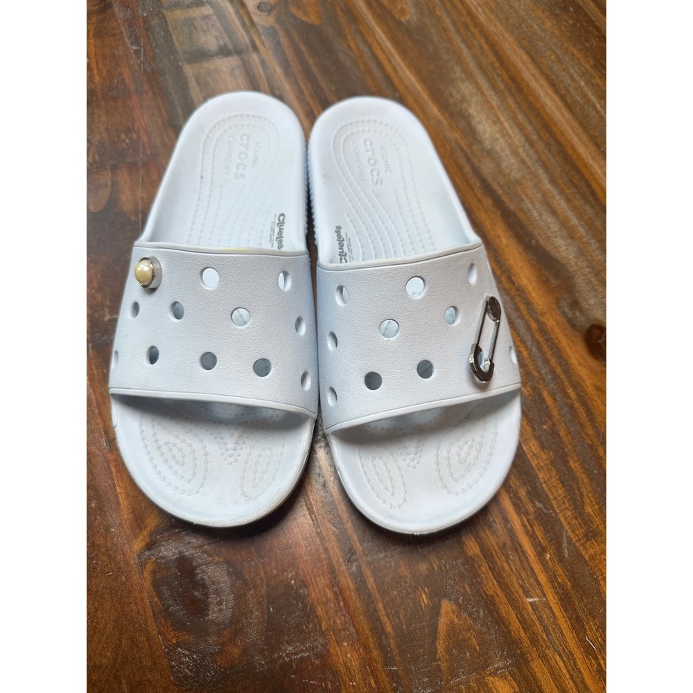 Crocs x Clueless "The Tai" Slide Pastel Blue Safety Pin Pearl Woman 7 or Men 5